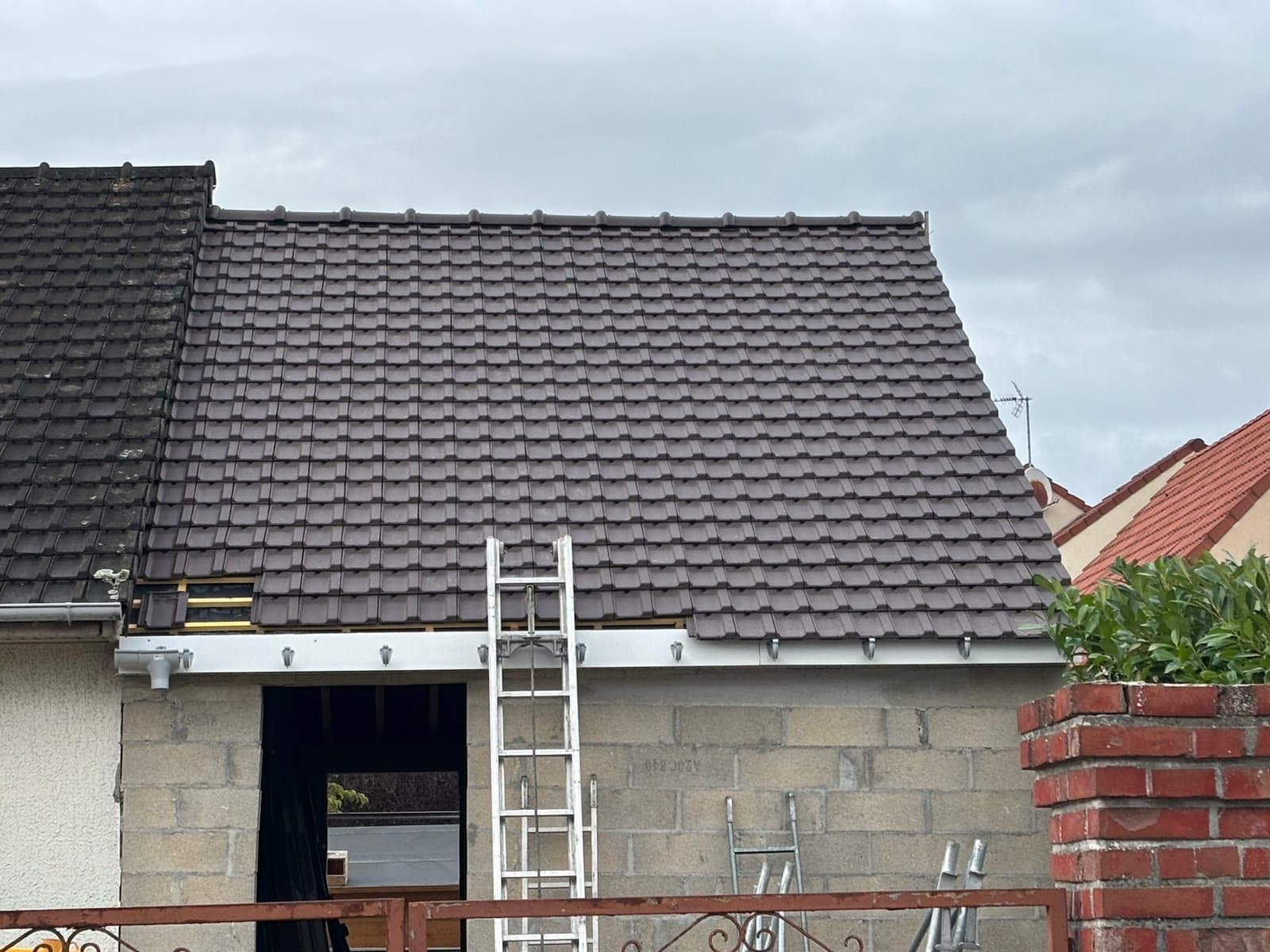 Construction d’une extension avec couverture neuve